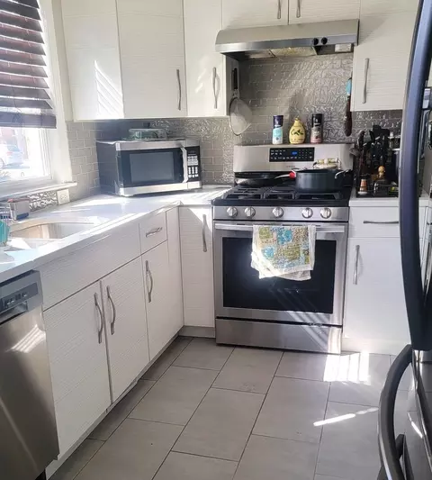 Kitchen - 449 N Jackson Blvd, Hillside, IL 60162 photo 2 of 2