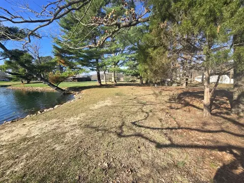 000 Fox Crk, Mount Vernon, IL 62864