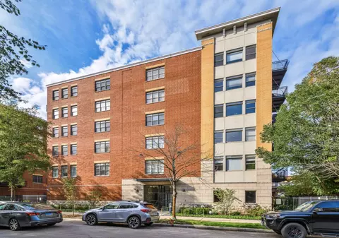 2300 W Saint Paul Ave #504, Chicago, IL 60647