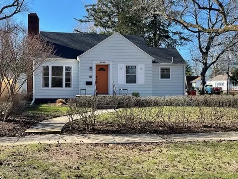 1219 W Healey St, Champaign, IL 61821