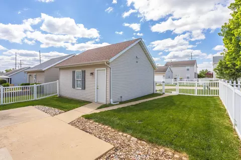 Exterior - 1109 Chippewa St, Normal, IL 61761 photo 4 of 9