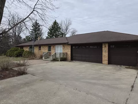 8132 Matznick Rd, Prophetstown, IL 61277