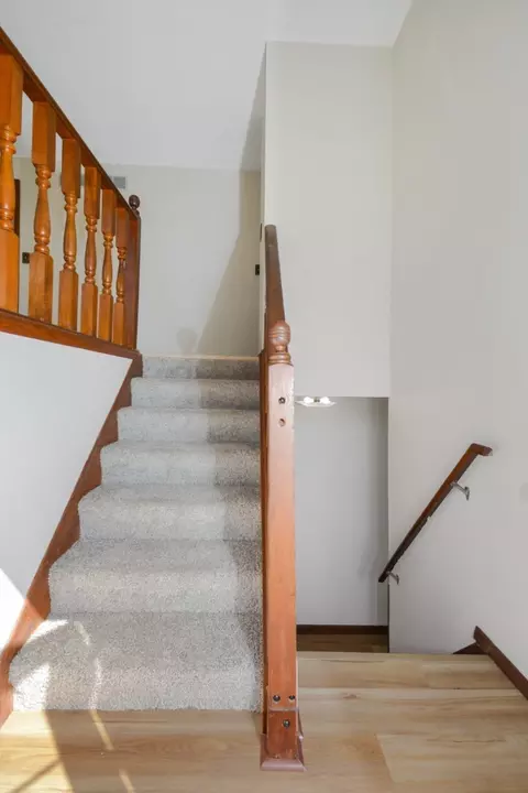 Entry Way - 712 E Lincoln St, Bloomington, IL 61701 photo 2 of 2
