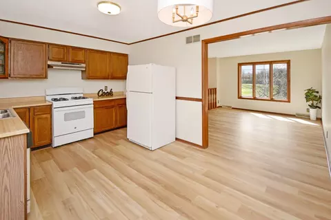 Kitchen - 712 E Lincoln St, Bloomington, IL 61701 photo 4 of 6