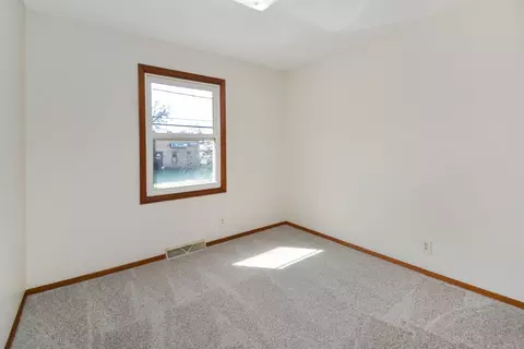 Bedroom - 712 E Lincoln St, Bloomington, IL 61701 photo 5 of 8