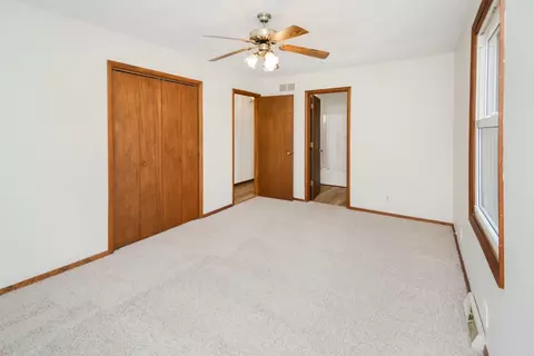 Bedroom - 712 E Lincoln St, Bloomington, IL 61701 photo 3 of 8
