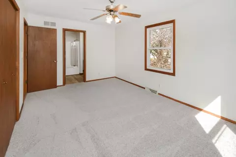 Bedroom - 712 E Lincoln St, Bloomington, IL 61701 photo 1 of 8