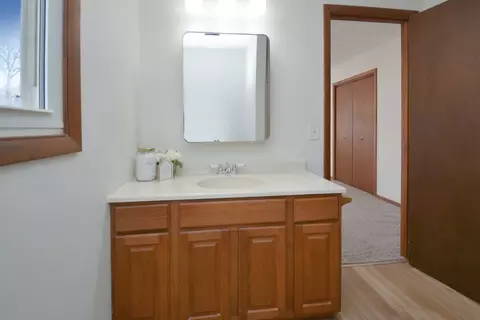 Bath - 712 E Lincoln St, Bloomington, IL 61701 photo 4 of 4