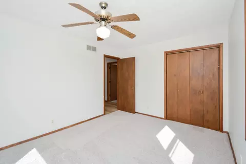 Bedroom - 712 E Lincoln St, Bloomington, IL 61701 photo 7 of 8