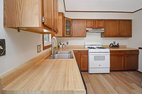 Kitchen - 712 E Lincoln St, Bloomington, IL 61701 photo 2 of 6