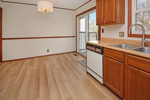 Kitchen - 712 E Lincoln St, Bloomington, IL 61701 photo 5 of 6