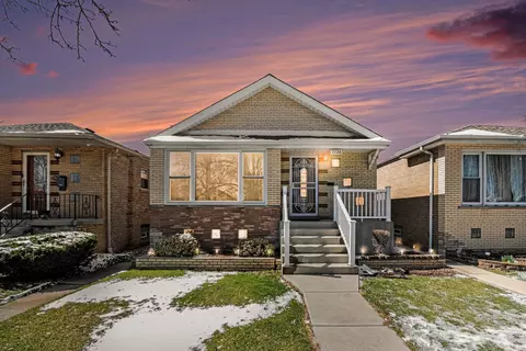 7726 S Troy St, Chicago, IL 60652