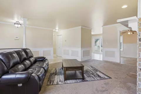Living - 41 Willow Rd, Matteson, IL 60443 photo 3 of 3
