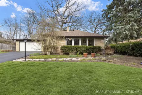 9 Notre Dame Dr, Naperville, IL 60540