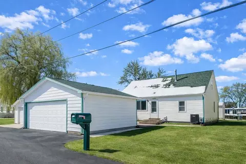 37464 N Terrace Ln, Spring Grove, IL 60081