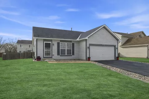 1552 Bluestem Ln, Minooka, IL 60447