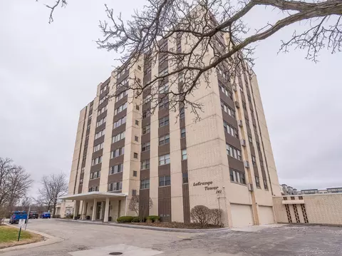 141 N La Grange Rd #801, La Grange, IL 60525