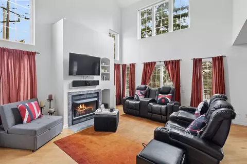 Living - 3800 Ashley Ct, Rolling Meadows, IL 60008 photo 1 of 2