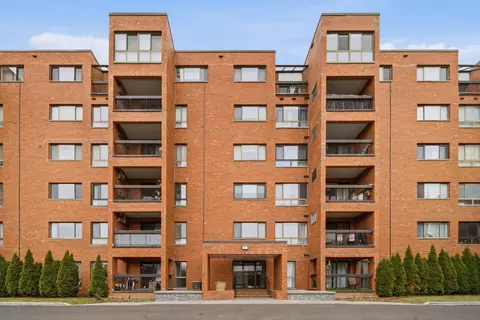 3700 Capri Ct #308, Glenview, IL 60025