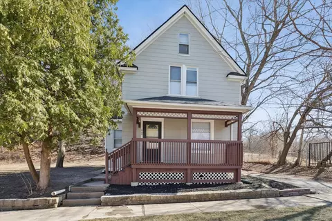 849 25th St, Rock Island, IL 61201