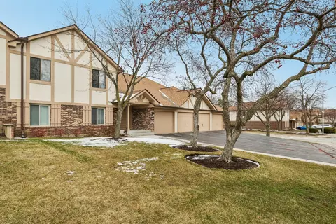 1200 Knottingham Ct #2B, Schaumburg, IL 60193