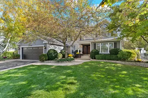 1055 Autumn Dr, Antioch, IL 60002