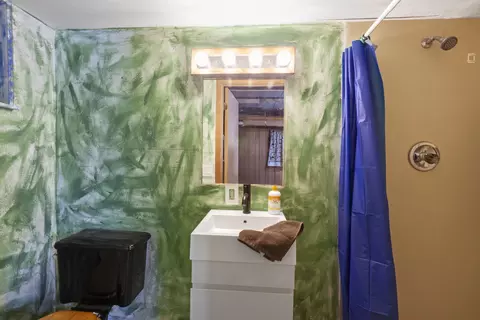 Bath - 5615 Bunny Ave, Mchenry, IL 60051 photo 2 of 2