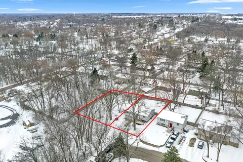 View/Area - 5615 Bunny Ave, Mchenry, IL 60051 photo 2 of 10