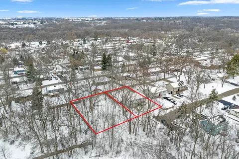 View/Area - 5615 Bunny Ave, Mchenry, IL 60051 photo 1 of 10