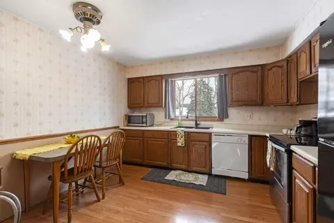 Kitchen - 5615 Bunny Ave, Mchenry, IL 60051 photo 2 of 2