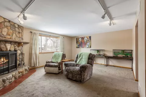 Living - 5615 Bunny Ave, Mchenry, IL 60051 photo 2 of 3