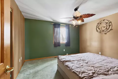 Bedroom - 5615 Bunny Ave, Mchenry, IL 60051 photo 1 of 3