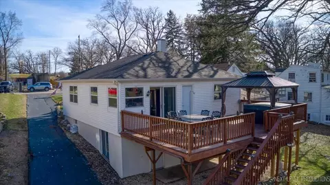 Exterior - Undisclosed, Cary, IL 60013 photo 4 of 8