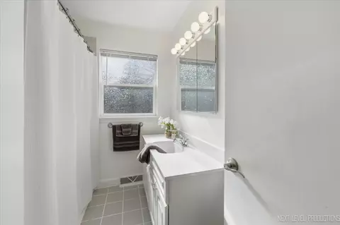 Bath - Undisclosed, Cary, IL 60013 photo 1 of 2