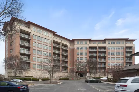 100 Prairie Park Dr #207, Wheeling, IL 60090