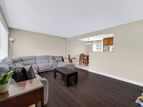 Living - 31 E 14th Pl, Lombard, IL 60148 photo 2 of 3