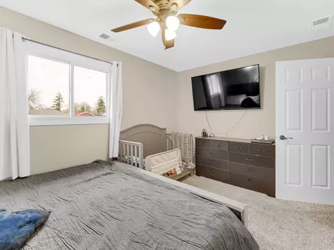 Bedroom - 31 E 14th Pl, Lombard, IL 60148 photo 4 of 4