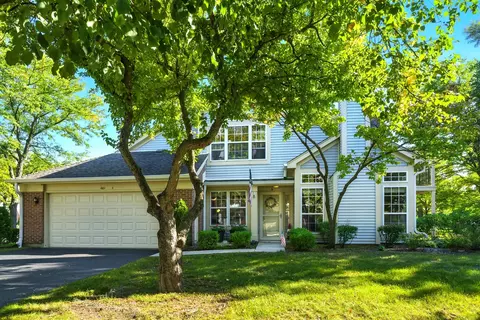 Exterior - 401 Cromwell Cir #4, Bartlett, IL 60103 photo 4 of 5