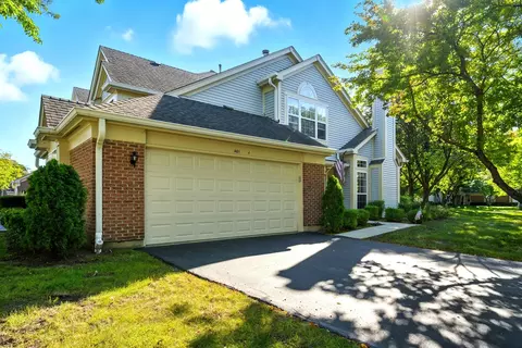 Exterior - 401 Cromwell Cir #4, Bartlett, IL 60103 photo 5 of 5