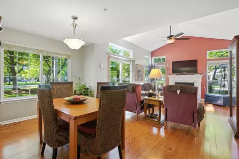 Dining - 401 Cromwell Cir #4, Bartlett, IL 60103 photo 1 of 3