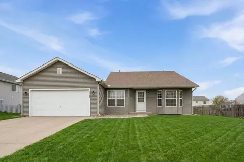 3708 Pebble Crk, Mchenry, IL 60050