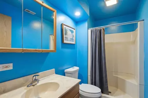 Bath - 3708 Pebble Crk, Mchenry, IL 60050 photo 2 of 2