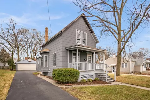 627 N 14th St, Dekalb, IL 60115