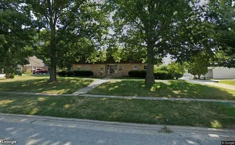 912 Crescent Dr #2-2, Champaign, IL 61821