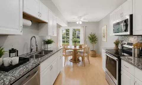 Kitchen - 1694 Valley Forge Ct #D, Wheaton, IL 60189 photo 2 of 4