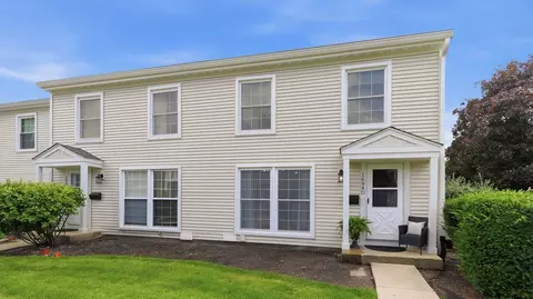 Exterior - 1694 Valley Forge Ct #D, Wheaton, IL 60189 photo 2 of 4