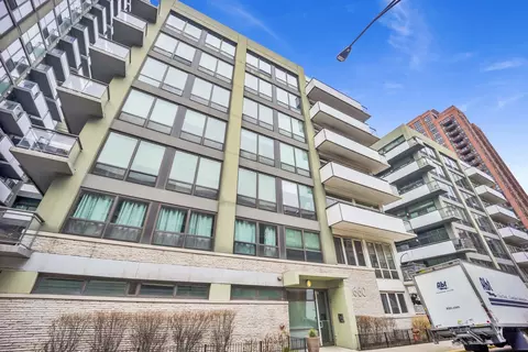 660 W Wayman St #304B, Chicago, IL 60661