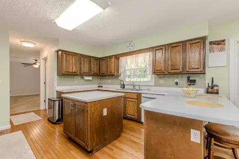 Kitchen - 8908 E 1400 North Rd, Bloomington, IL 61705 photo 1 of 6