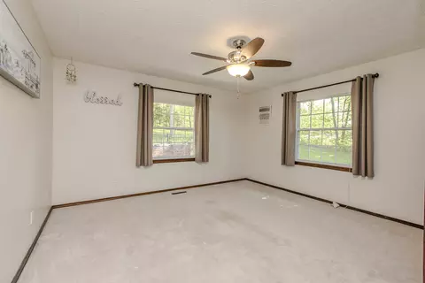 Bedroom - 8908 E 1400 North Rd, Bloomington, IL 61705 photo 4 of 7
