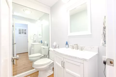 Bath - 8908 E 1400 North Rd, Bloomington, IL 61705 photo 1 of 6